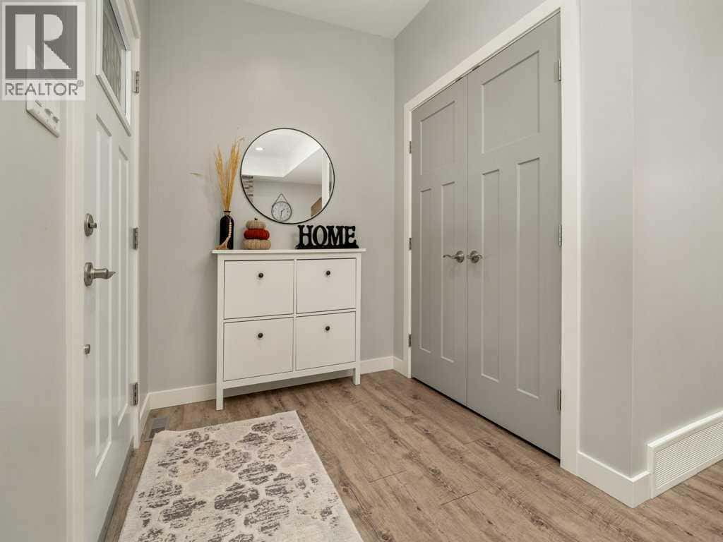 320 12 Street — Nobleford, Alberta - Photo 5 of 39