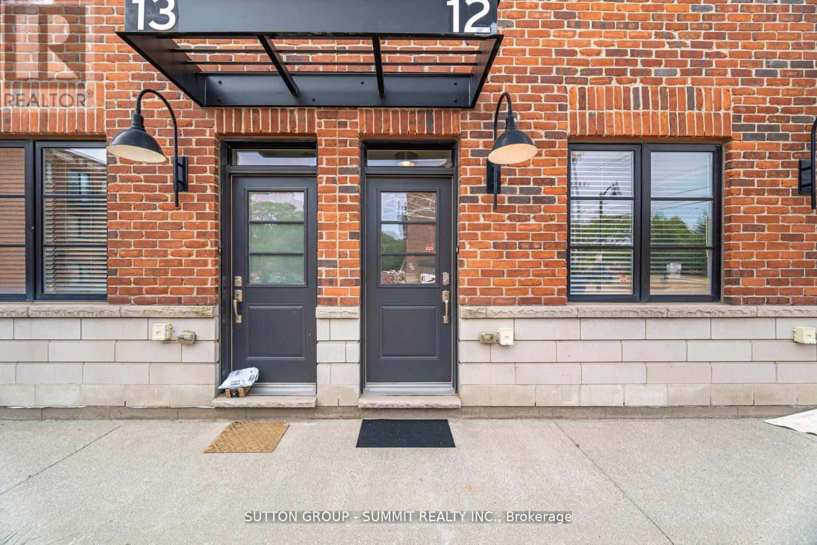 12 - 70 PLAINS ROAD W — Burlington (Bayview), Ontario - Photo 2 of 27