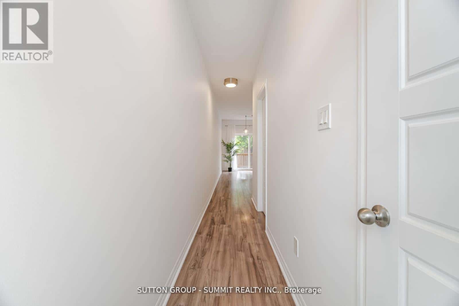 12 - 70 PLAINS ROAD W — Burlington (Bayview), Ontario - Photo 4 of 27