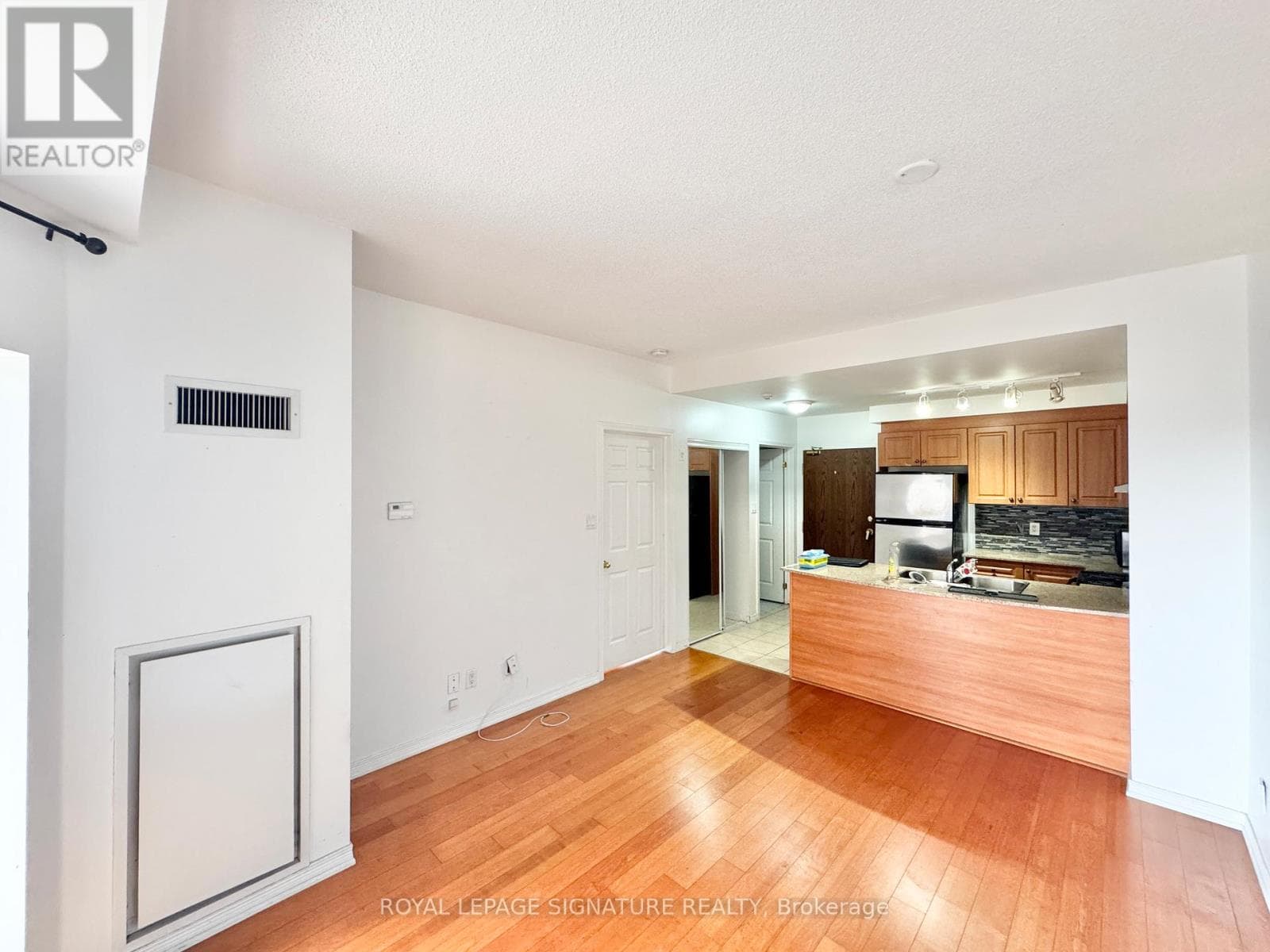 605 - 8 MAISON PARC COURT — Vaughan (Lakeview Estates), Ontario - Main photo