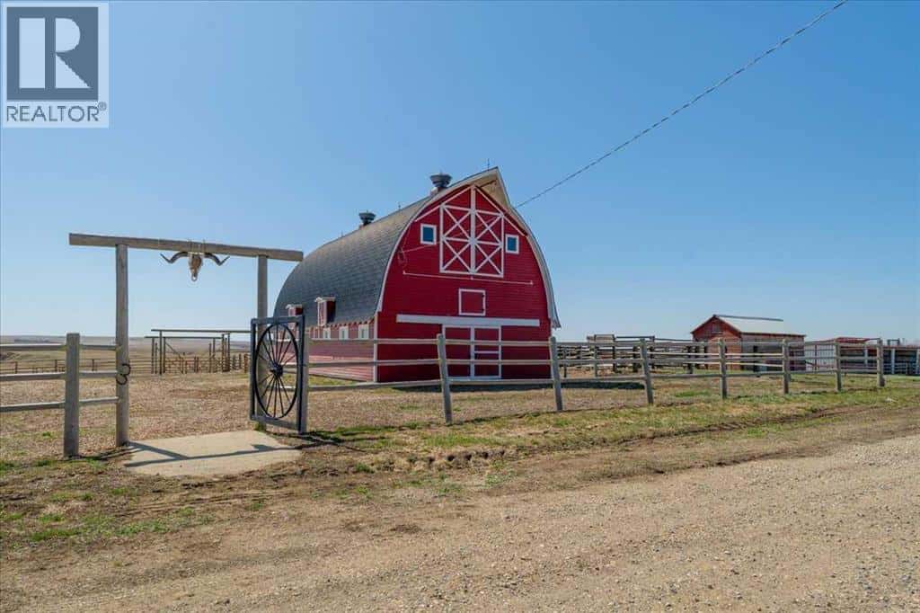 204050 RR 245 — Rural Vulcan County, Alberta - Photo 4 of 50