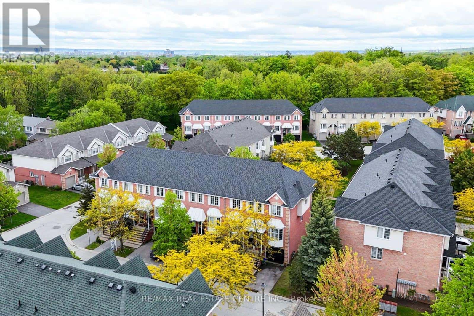 82 - 3480 UPPER MIDDLE ROAD — Burlington (Palmer), Ontario - Photo 3 of 50