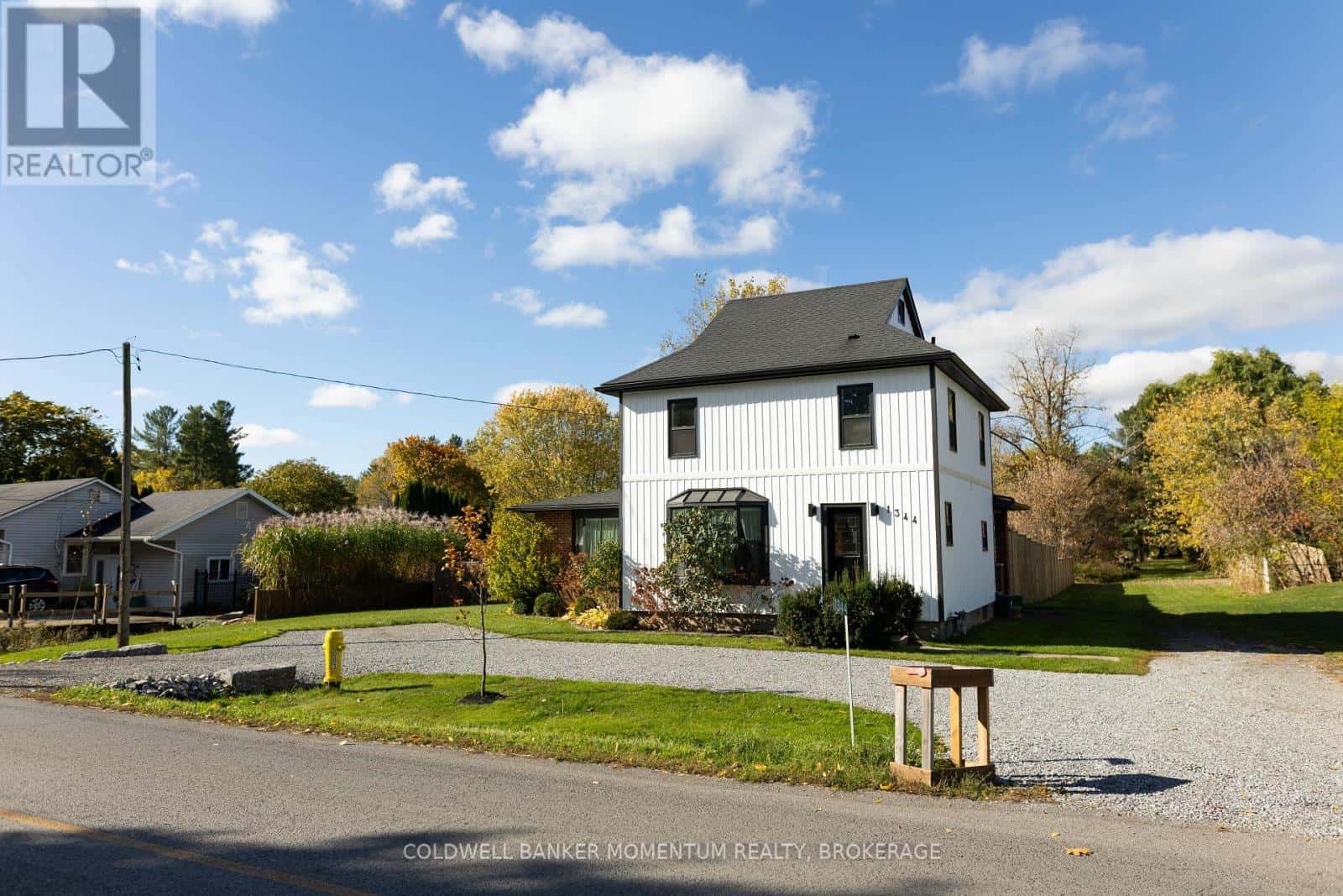 1344 EFFINGHAM STREET — Pelham (Fenwick), Ontario - Photo 2 of 50