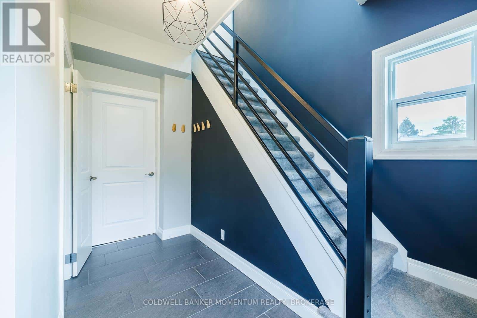 1344 EFFINGHAM STREET — Pelham (Fenwick), Ontario - Photo 4 of 50