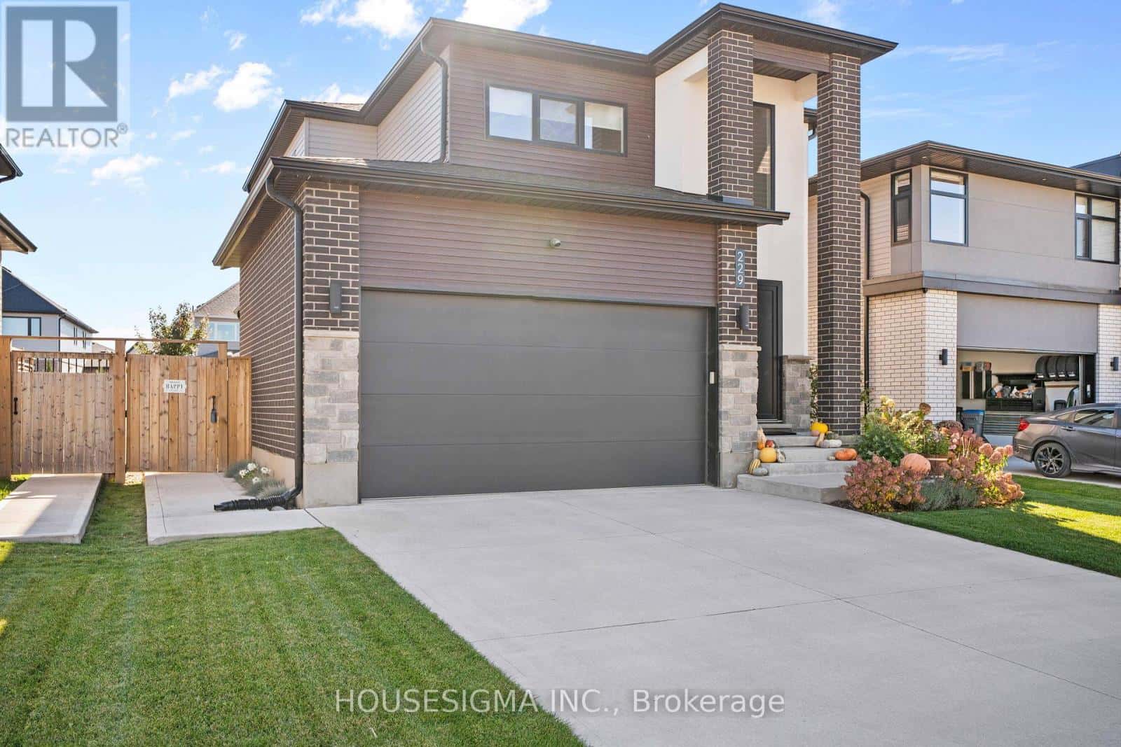 229 CRESTVIEW DRIVE — Middlesex Centre (Kilworth), Ontario - Photo 3 of 49