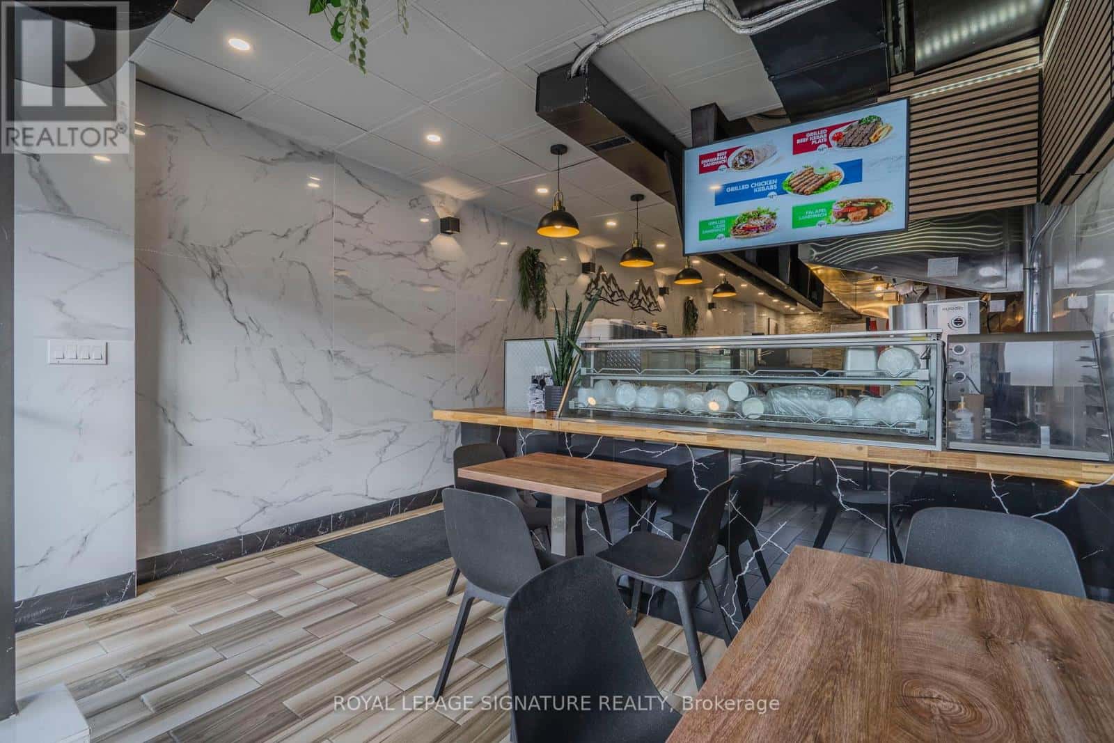 1106 BLOOR STREET W — Toronto (Dovercourt-Wallace Emerson-Junction), Ontario - Photo 4 of 25