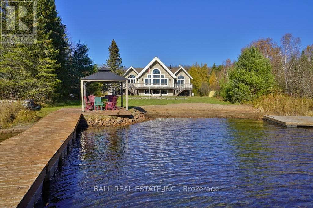 1030 WAPITI CL CLOSE — Highlands East (Cardiff Ward), Ontario - Main photo