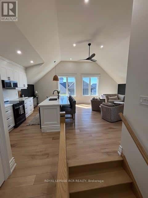 125 PARKER DRIVE — Wellington North, Ontario - Photo 2 of 11