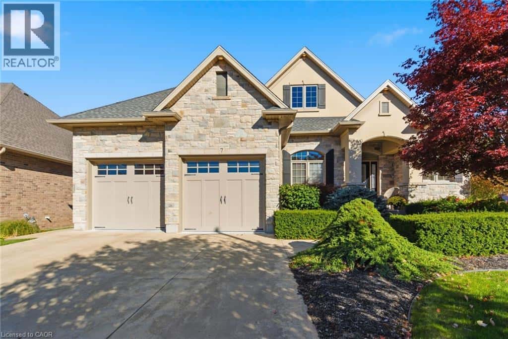 7 BRONDI'S Lane — Fonthill, Ontario - Photo 3 of 19