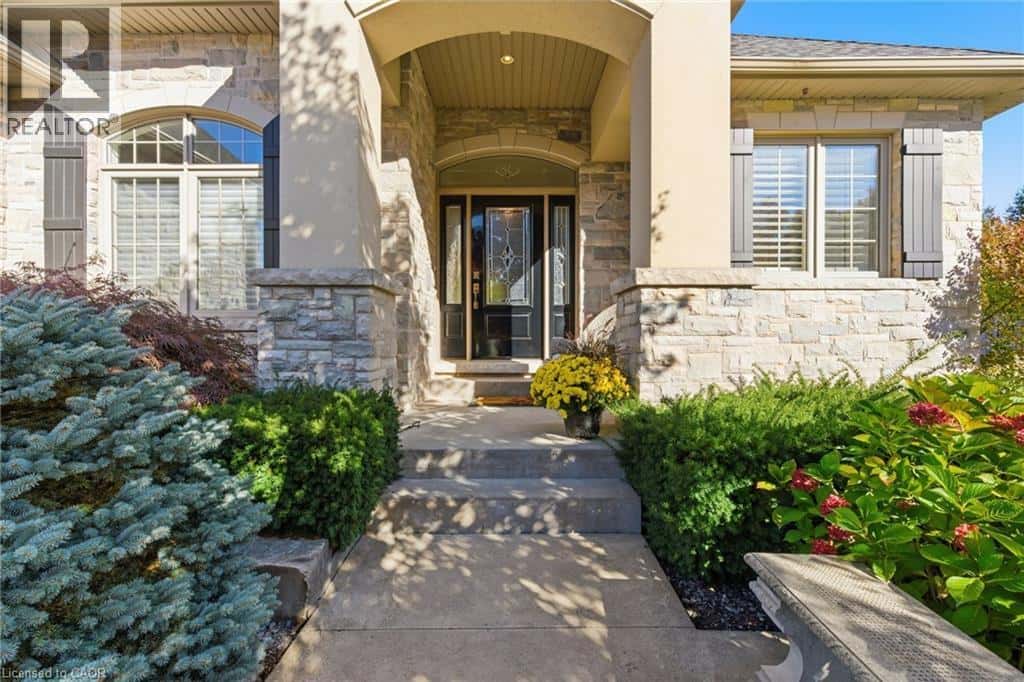 7 BRONDI'S Lane — Fonthill, Ontario - Photo 4 of 19