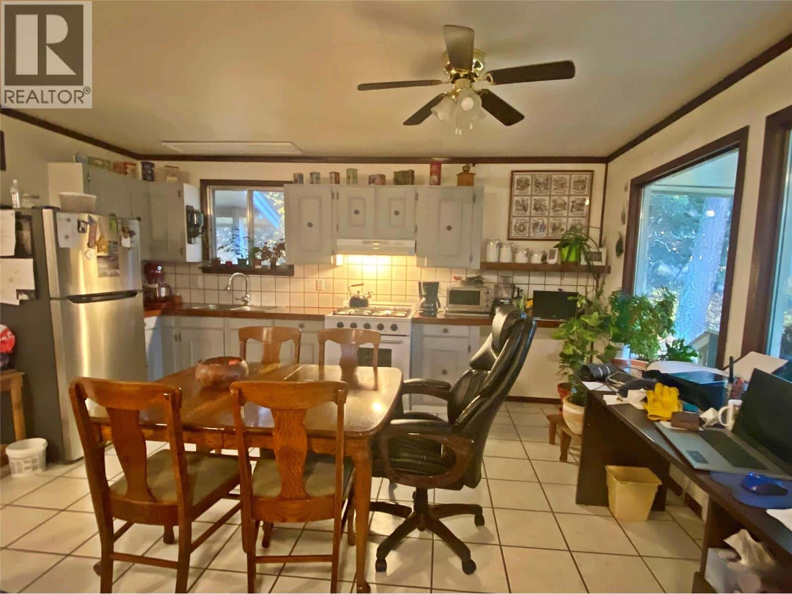 541 24 Highway — Little Fort, British Columbia - Photo 3 of 75