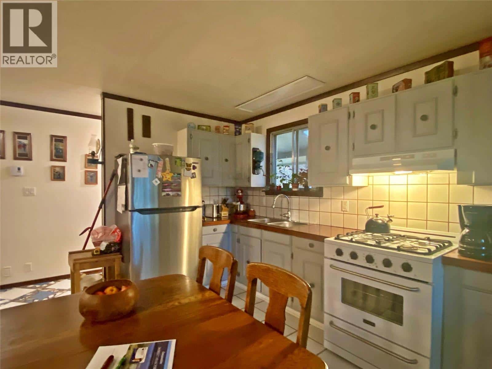 541 24 Highway — Little Fort, British Columbia - Photo 4 of 75