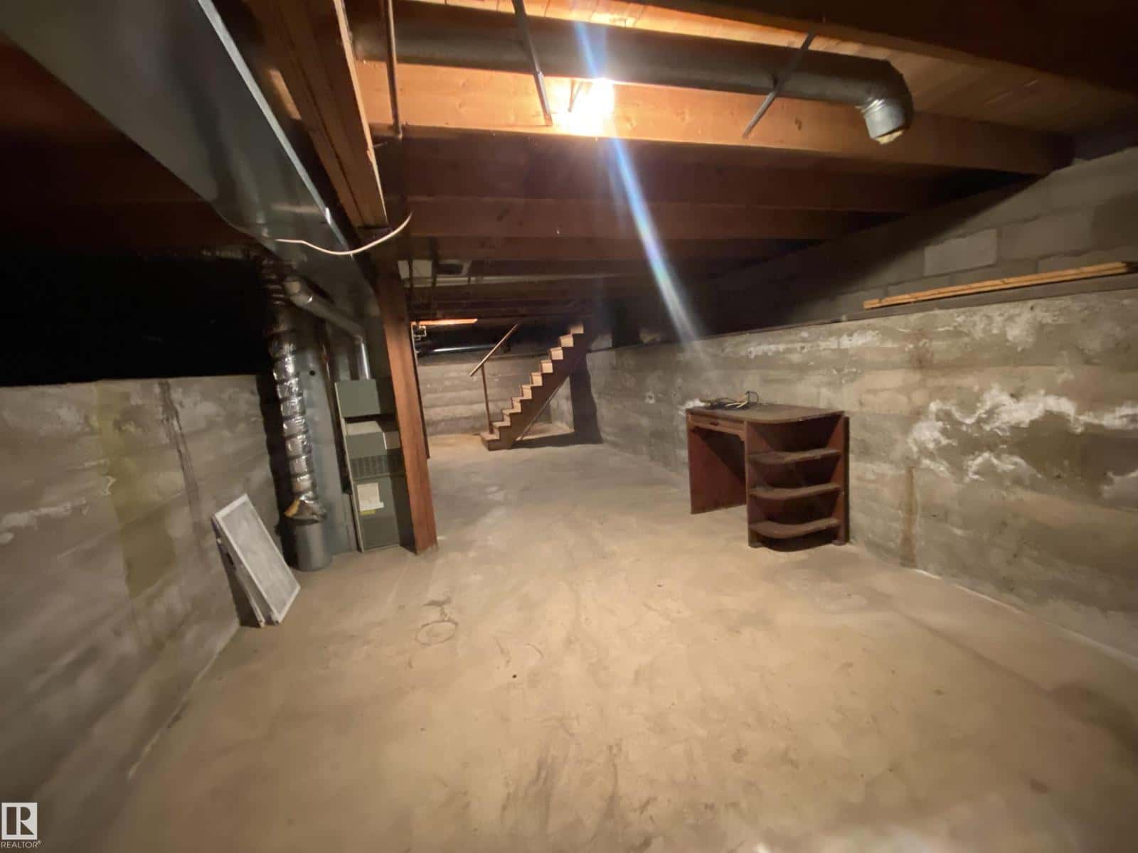 4928 50 ST — Gibbons, Alberta - Photo 3 of 23