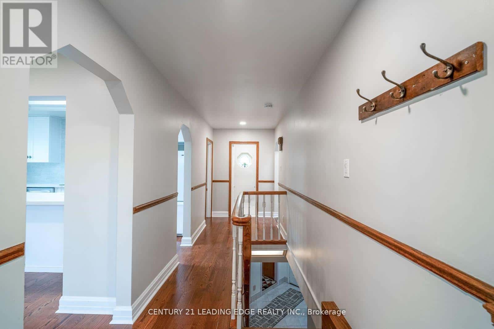 393 CANAL ROAD — Bradford West Gwillimbury, Ontario - Photo 3 of 35