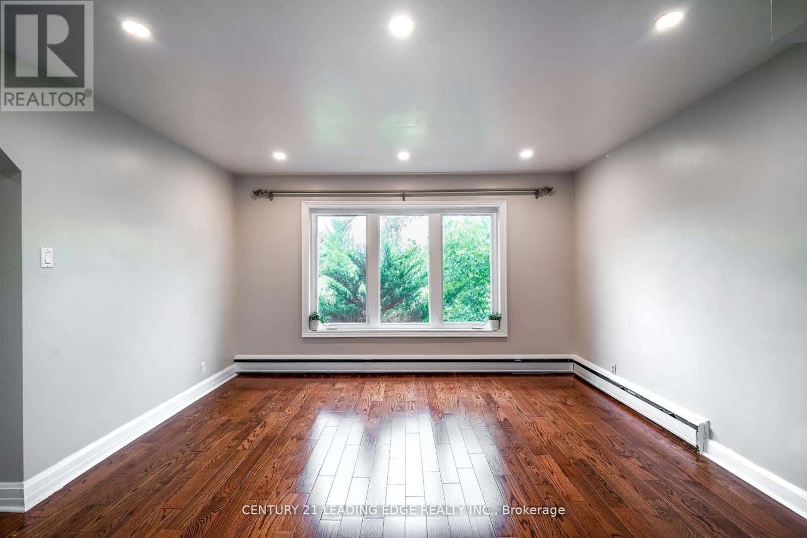 393 CANAL ROAD — Bradford West Gwillimbury, Ontario - Photo 5 of 35