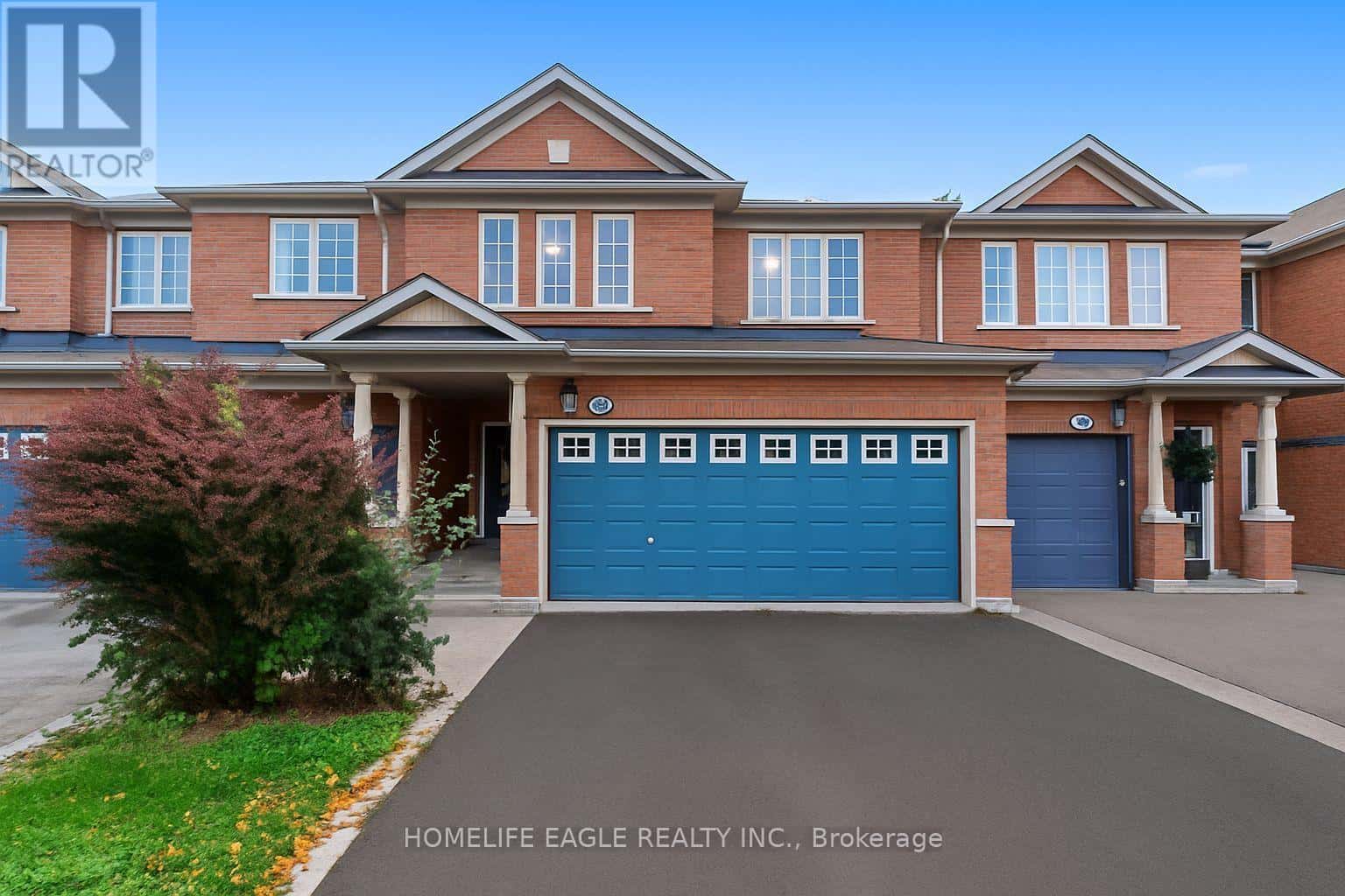 42 MILLCLIFF CIRCLE — Aurora (Aurora Grove), Ontario - Photo 2 of 23