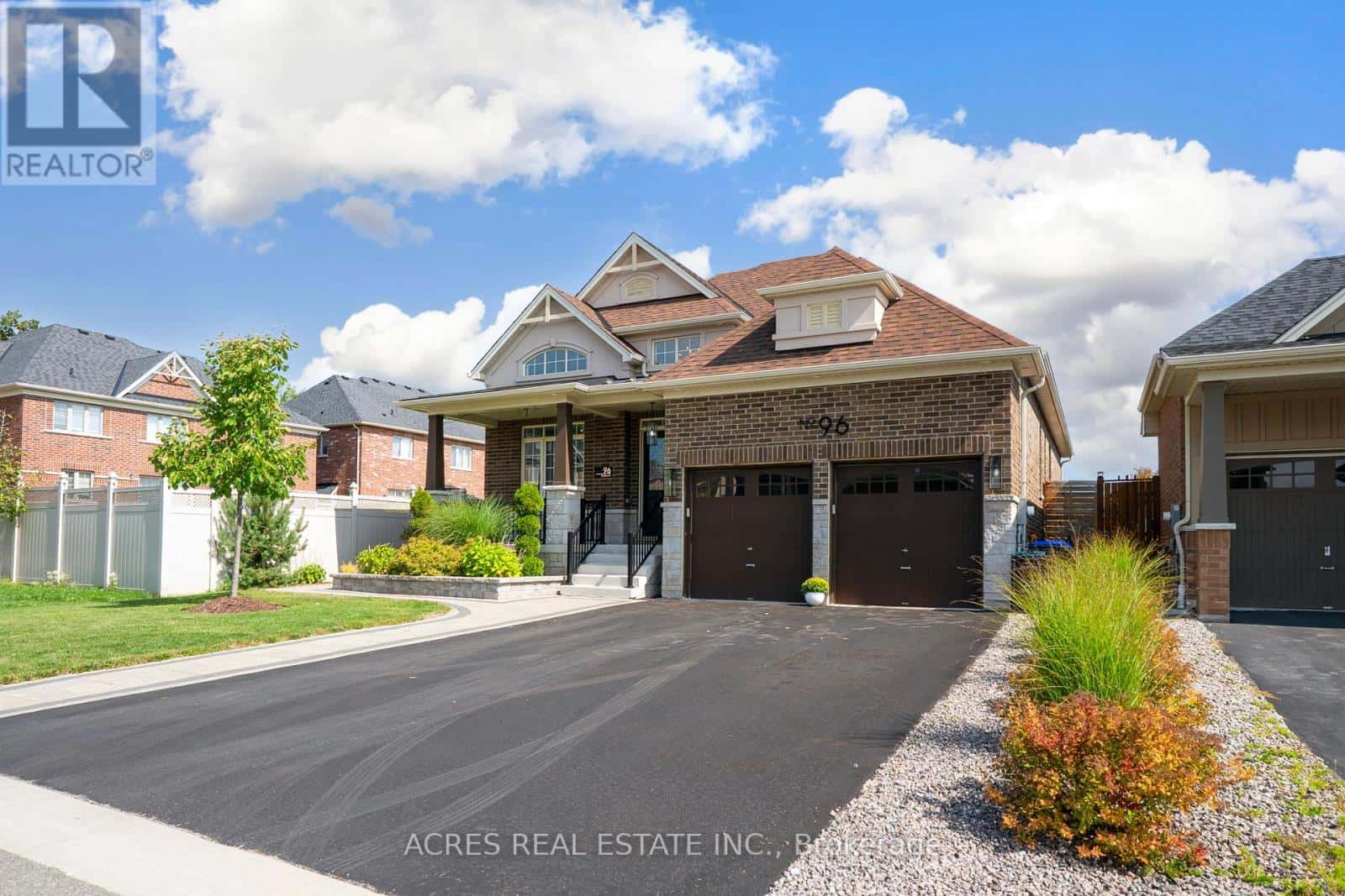 96 REDMOND CRESCENT — Springwater (Centre Vespra), Ontario - Photo 2 of 21