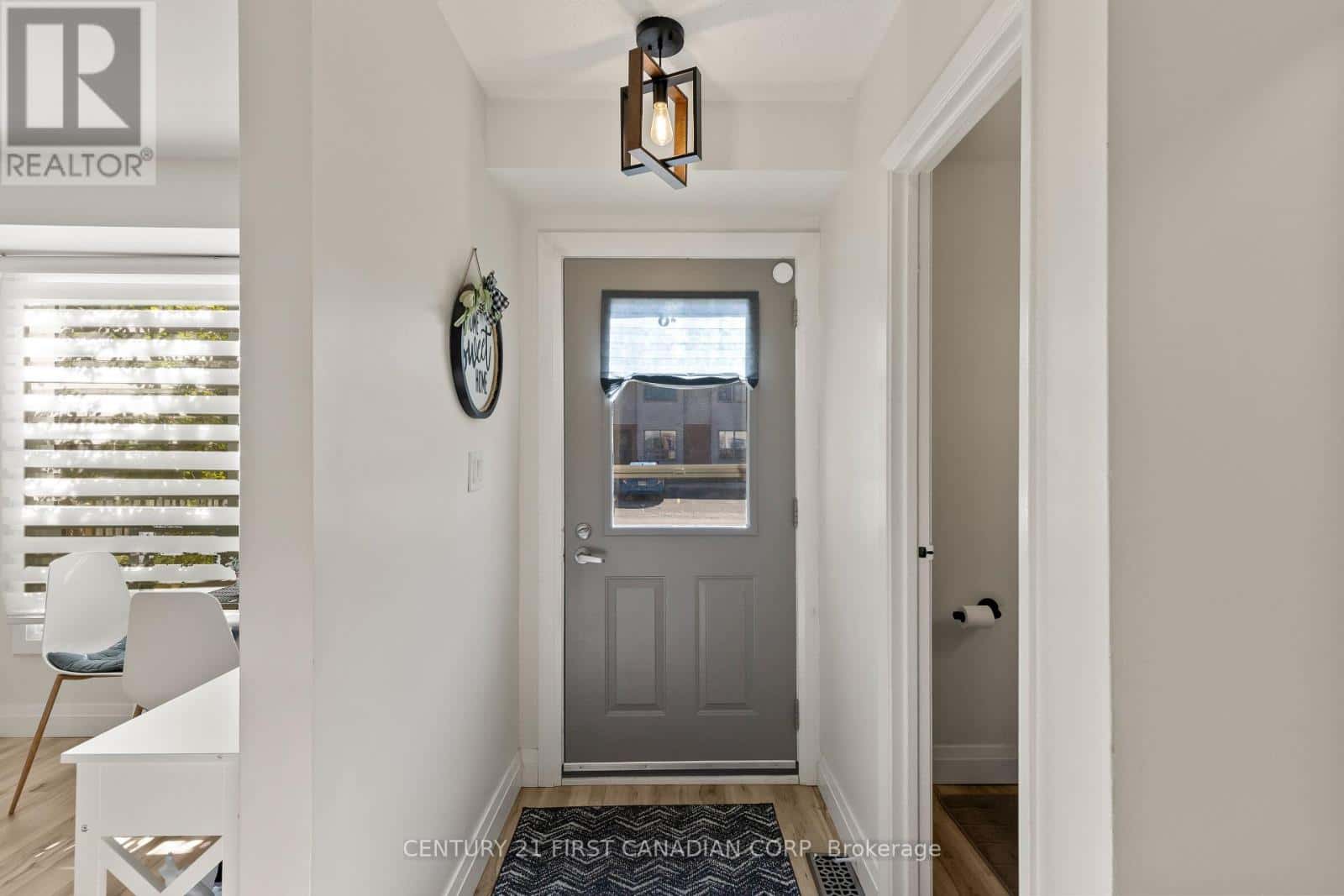 53 - 355 SANDRINGHAM CRESCENT — London South (South R), Ontario - Photo 3 of 28