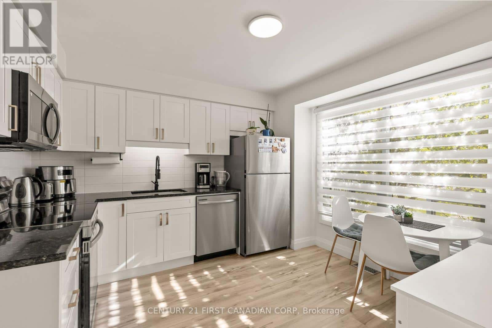 53 - 355 SANDRINGHAM CRESCENT — London South (South R), Ontario - Photo 4 of 28