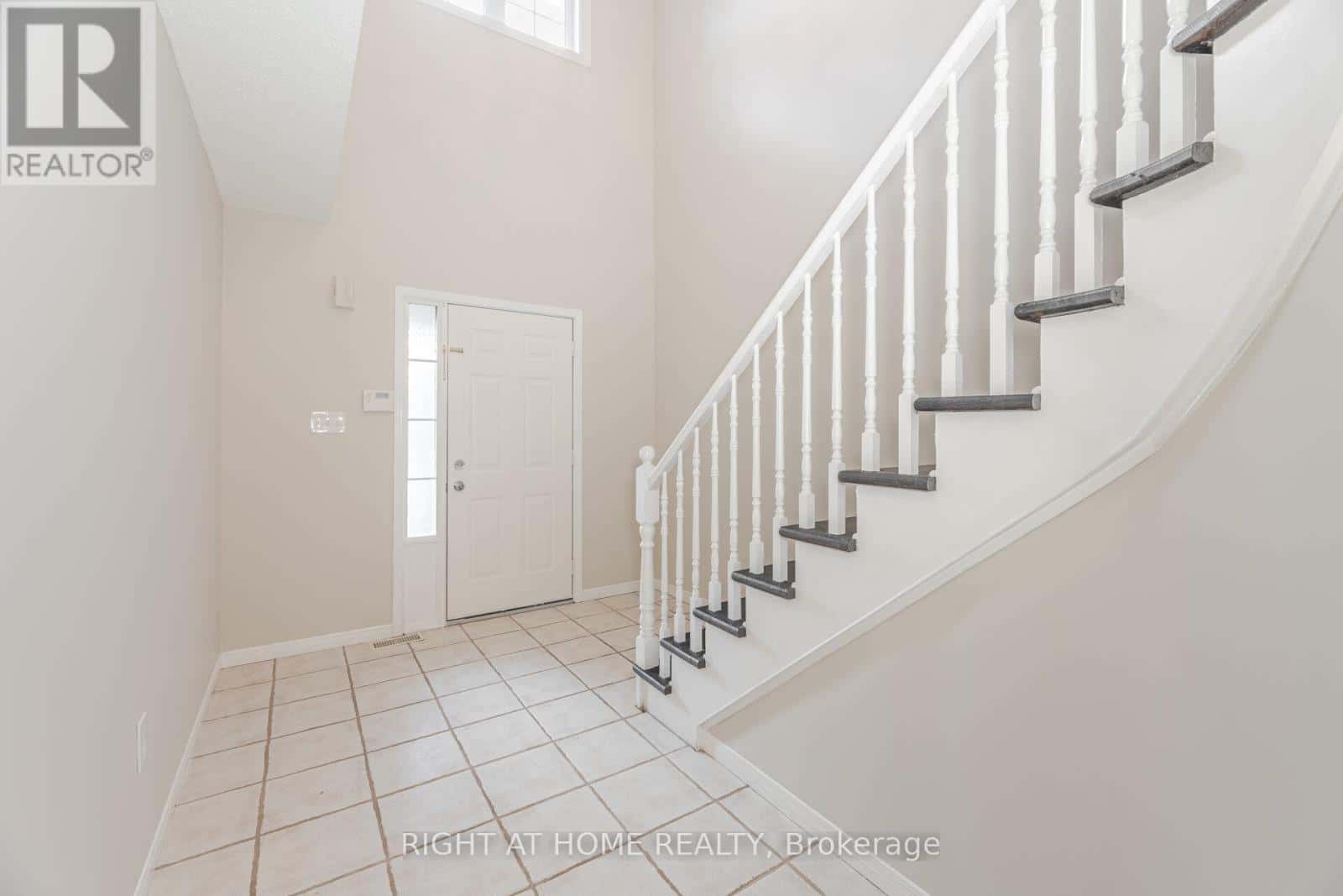 2 - 1283 BLANSHARD DRIVE — Burlington (Tansley), Ontario - Photo 4 of 43