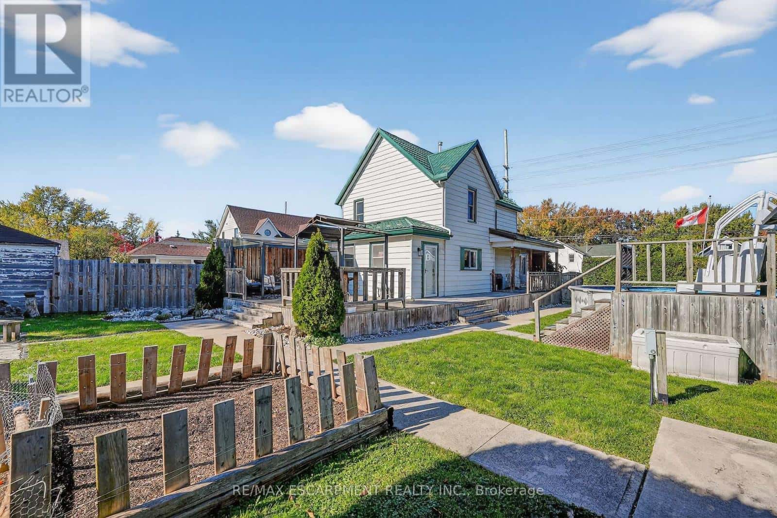 261 GILMORE ROAD — Fort Erie (Bowen), Ontario - Photo 2 of 39