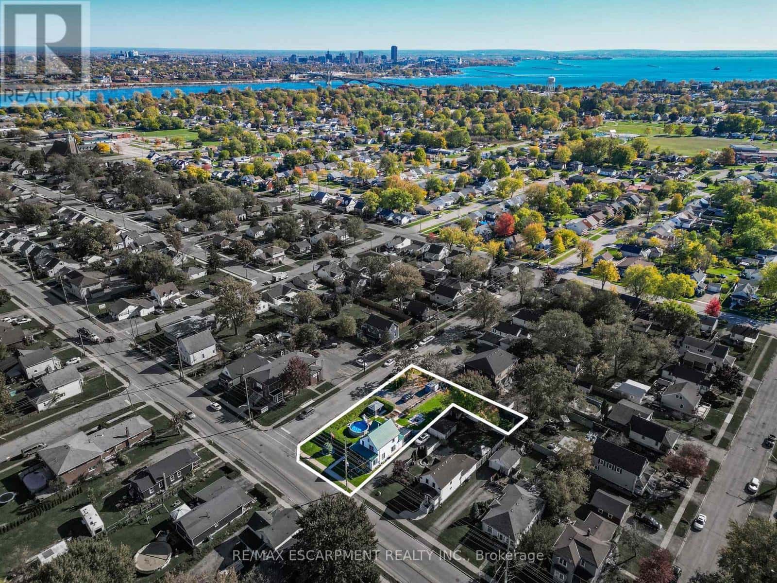 261 GILMORE ROAD — Fort Erie (Bowen), Ontario - Photo 4 of 39