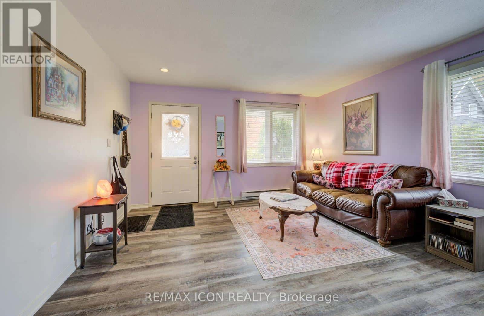 38 MILL STREET E — Perth East (Milverton), Ontario - Photo 4 of 33