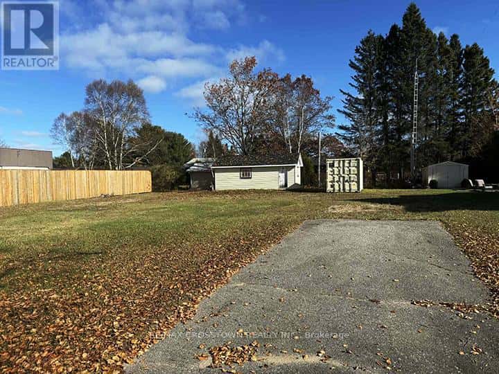 8 CEDAR COURT — South River, Ontario - Photo 2 of 7