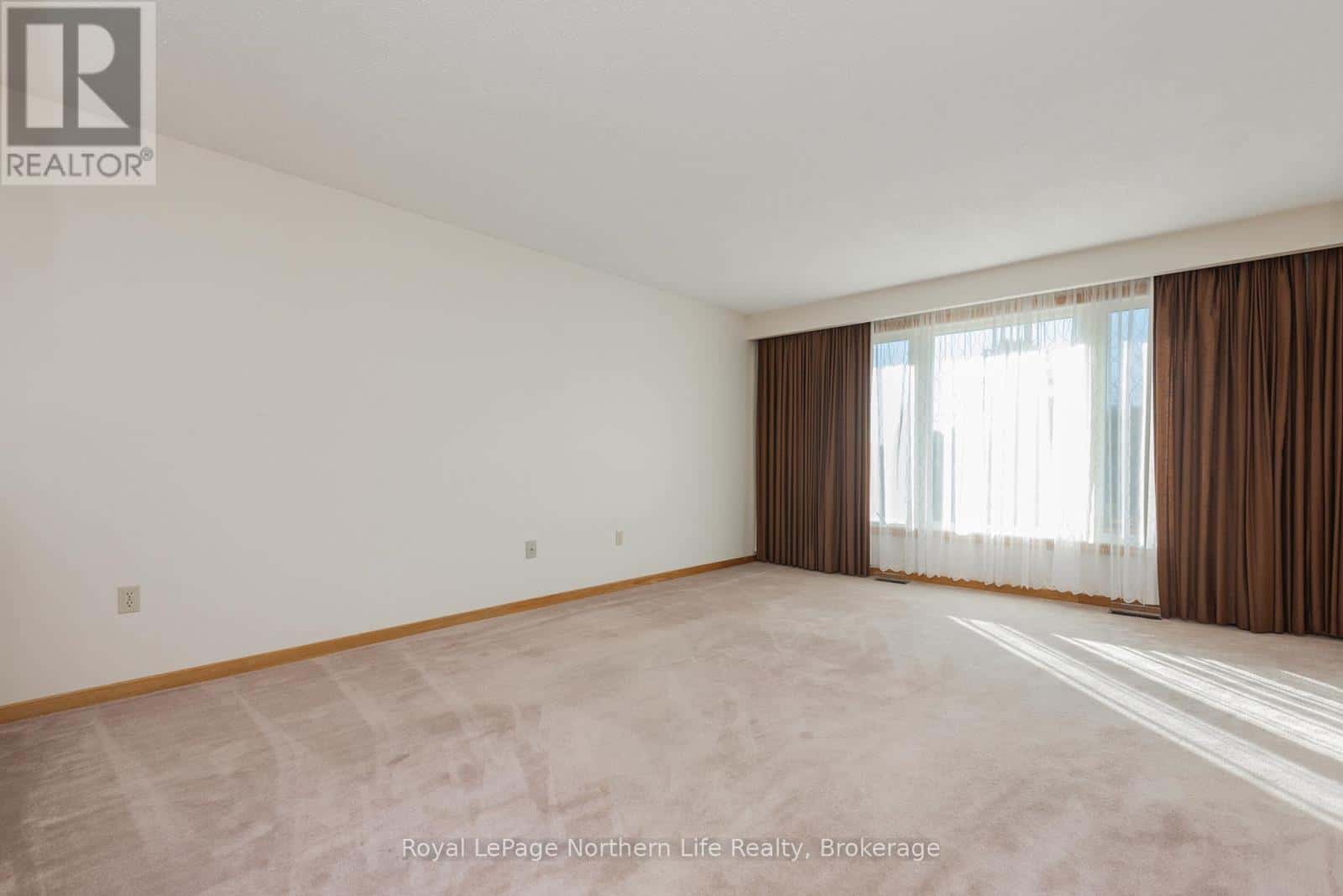 74 BELLEVIEW CRESCENT — North Bay (College Heights), Ontario - Photo 5 of 40