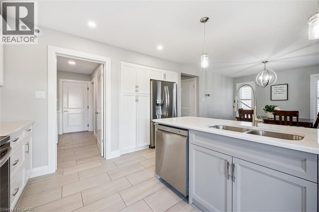 44 HALLS Drive — Elora, Ontario - Main photo