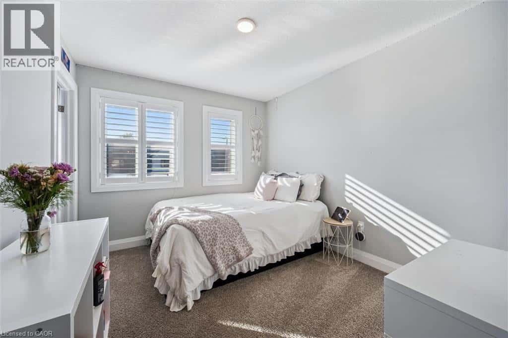 44 HALLS Drive — Elora, Ontario - Photo 3 of 26