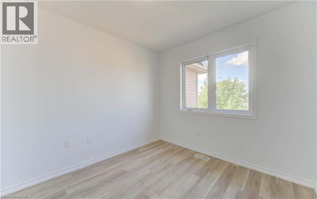 82 TROWBRIDGE Street — Breslau, Ontario - Photo 2 of 29