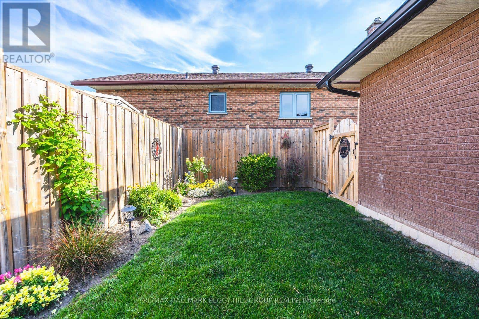 17 BERTRAM DRIVE — Springwater (Elmvale), Ontario - Photo 4 of 19