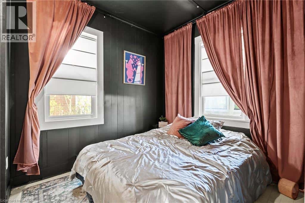 118 LINCOLN Road E — Crystal Beach, Ontario - Photo 4 of 33