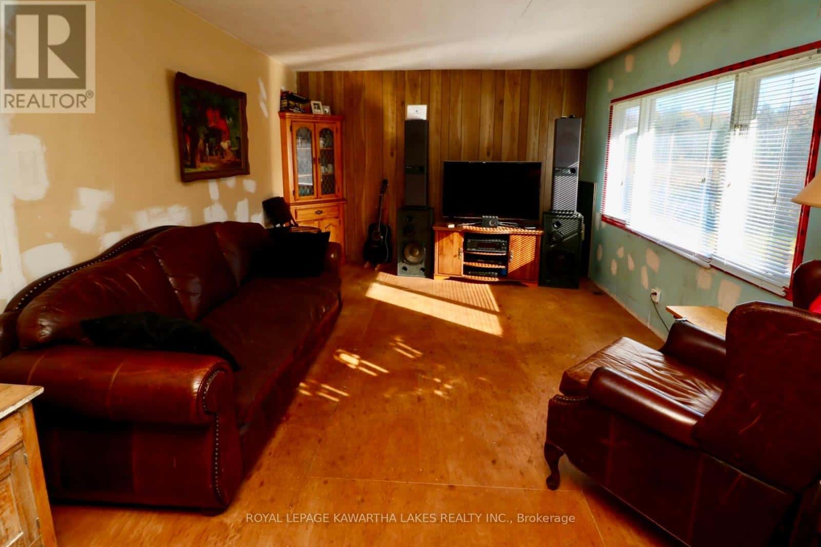 1721 NEWTON STREET — Tay, Ontario - Photo 2 of 47