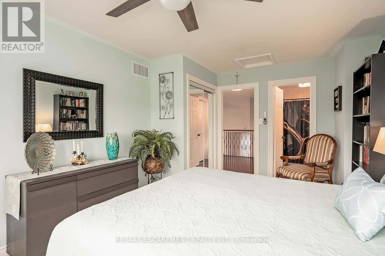 4304 TAYWOOD DRIVE — Burlington (Rose), Ontario - Photo 2 of 50