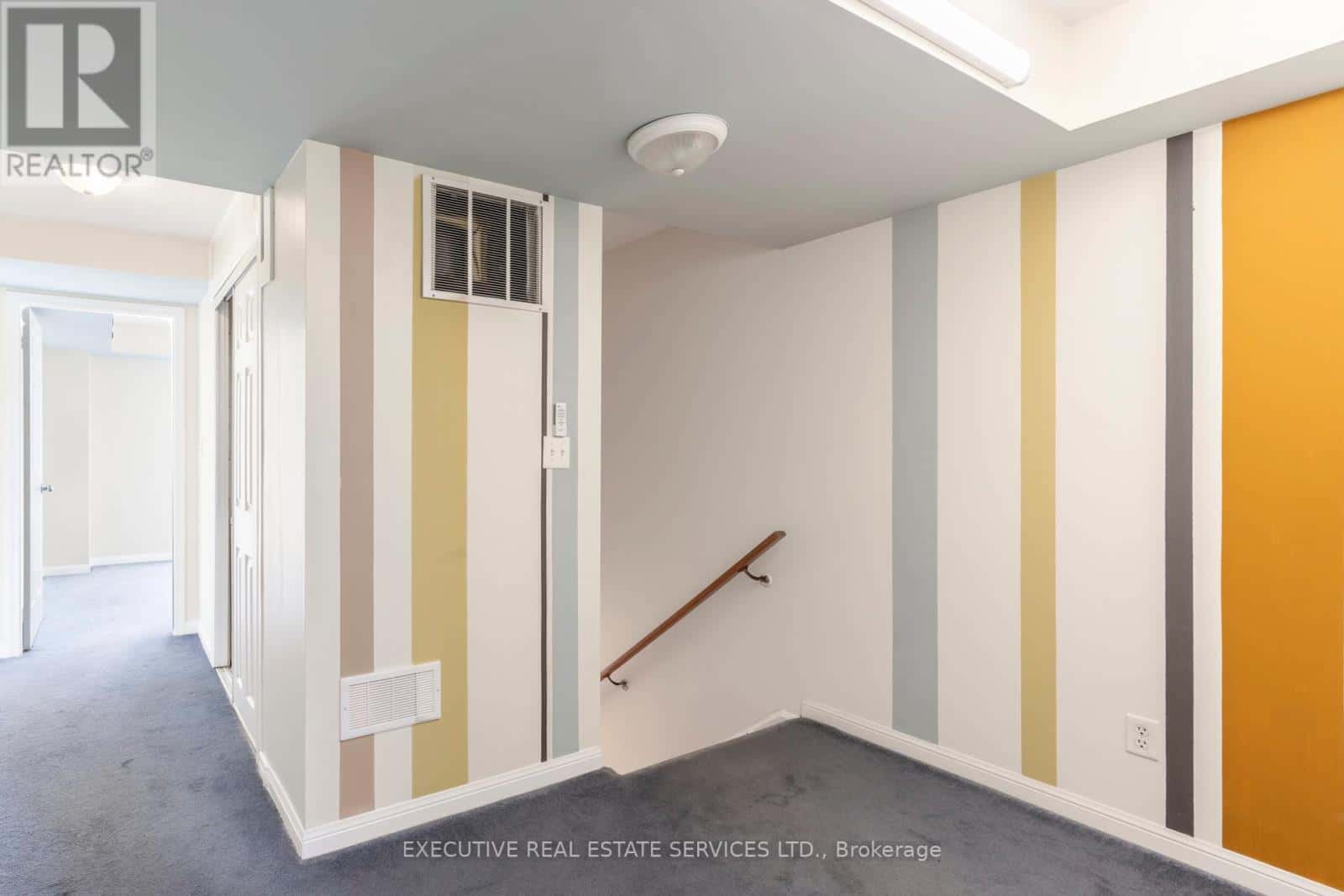 2101 - 3045 FINCH AVENUE W — Toronto (Humbermede), Ontario - Photo 3 of 32