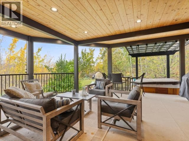 1183 HOTSPRINGS ROAD — Whitehorse North, Yukon - Main photo