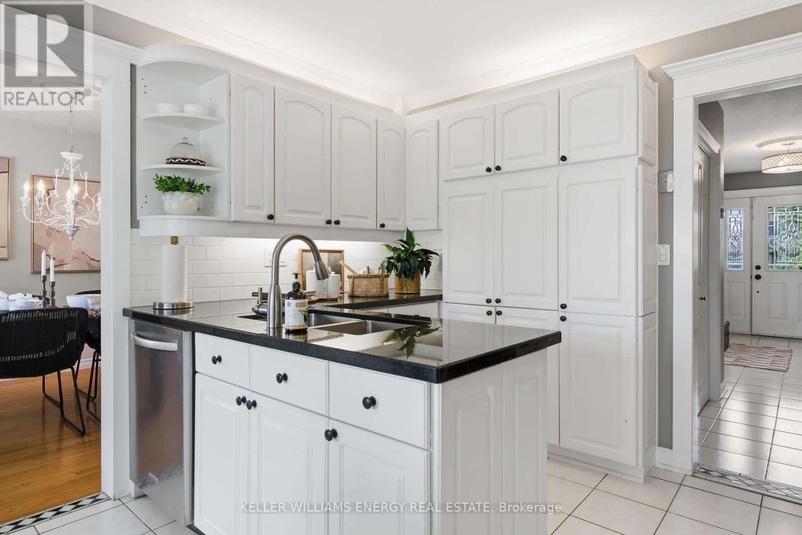 781 FERNHILL BOULEVARD — Oshawa (Northglen), Ontario - Photo 5 of 46