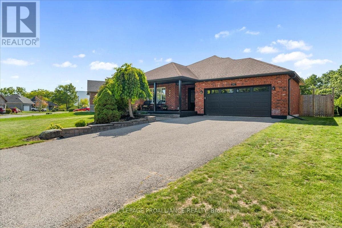 90 HIGH STREET — Trent Hills (Campbellford), Ontario - Main photo