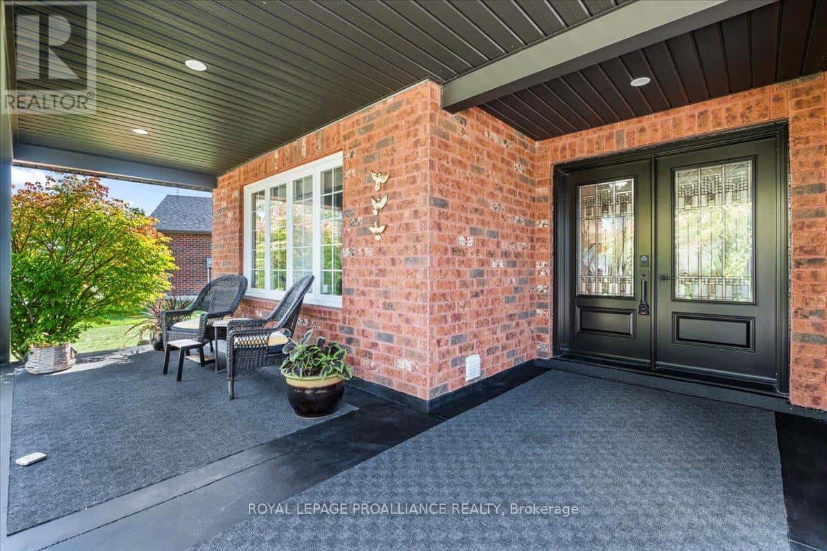 90 HIGH STREET — Trent Hills (Campbellford), Ontario - Photo 2 of 49