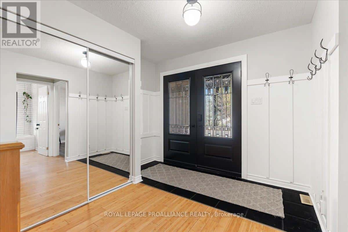 90 HIGH STREET — Trent Hills (Campbellford), Ontario - Photo 3 of 49