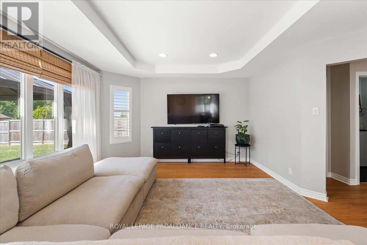 90 HIGH STREET — Trent Hills (Campbellford), Ontario - Photo 5 of 49