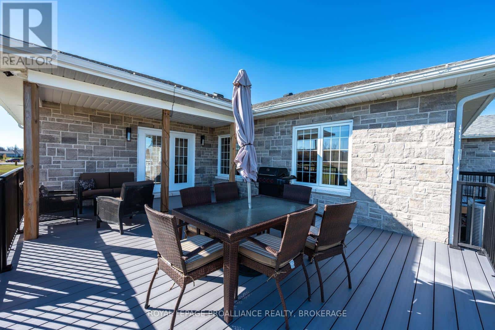 103 HINEMAN STREET — Kingston (City North of 401), Ontario - Photo 4 of 39