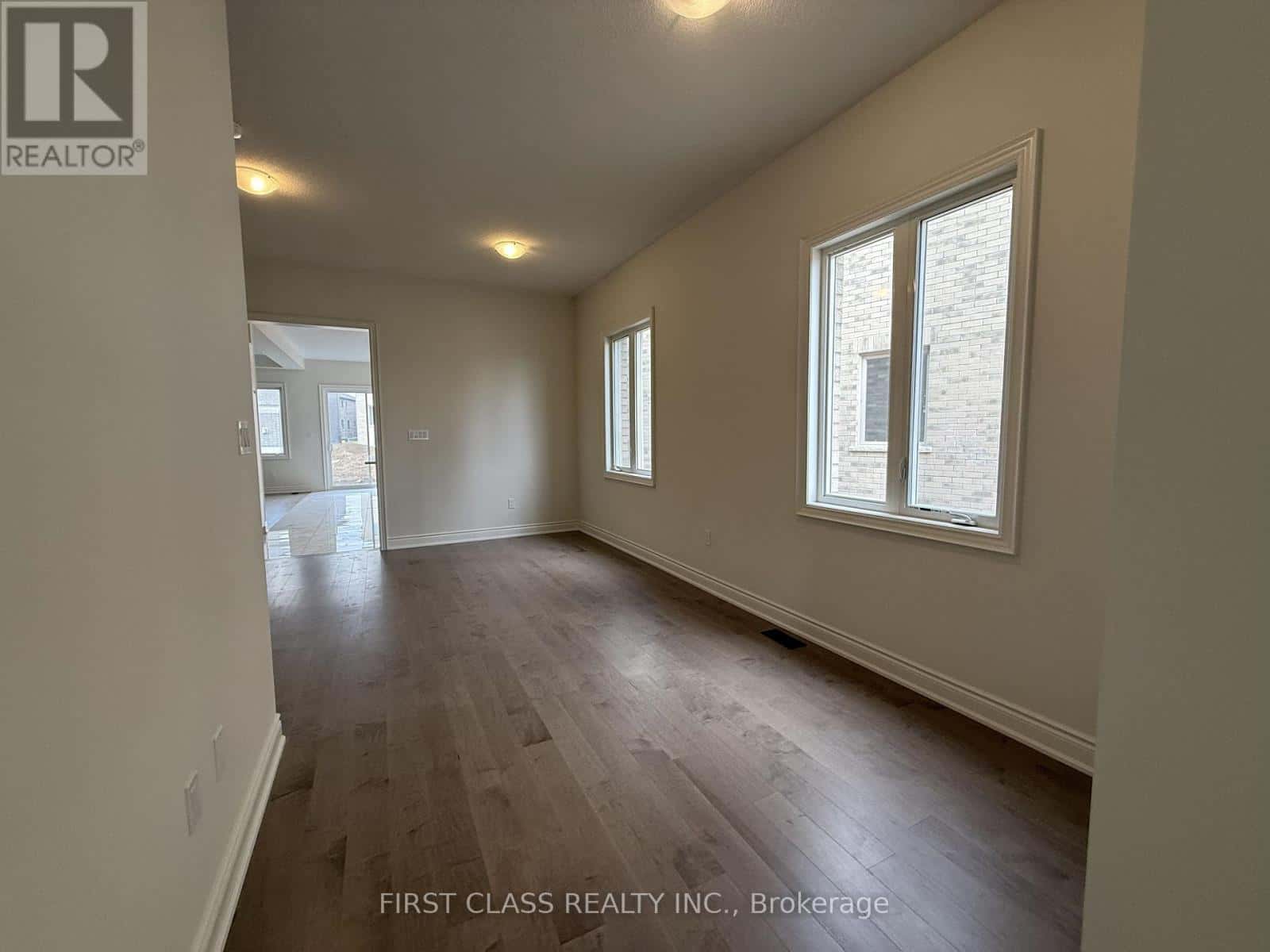 93 BOCCELLA CRESCENT — Richmond Hill (Headford Business Park), Ontario - Photo 5 of 36