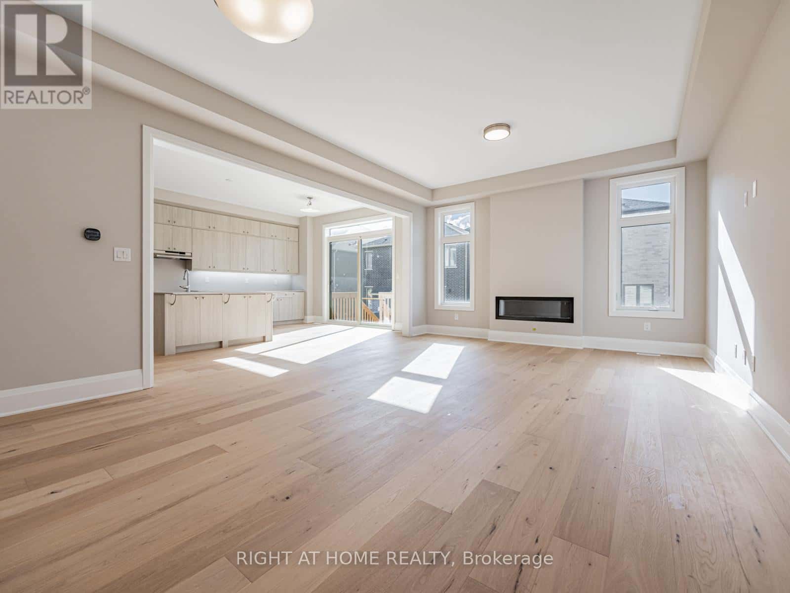 61 GREENRIDGE CRESCENT — Markham, Ontario - Photo 2 of 21