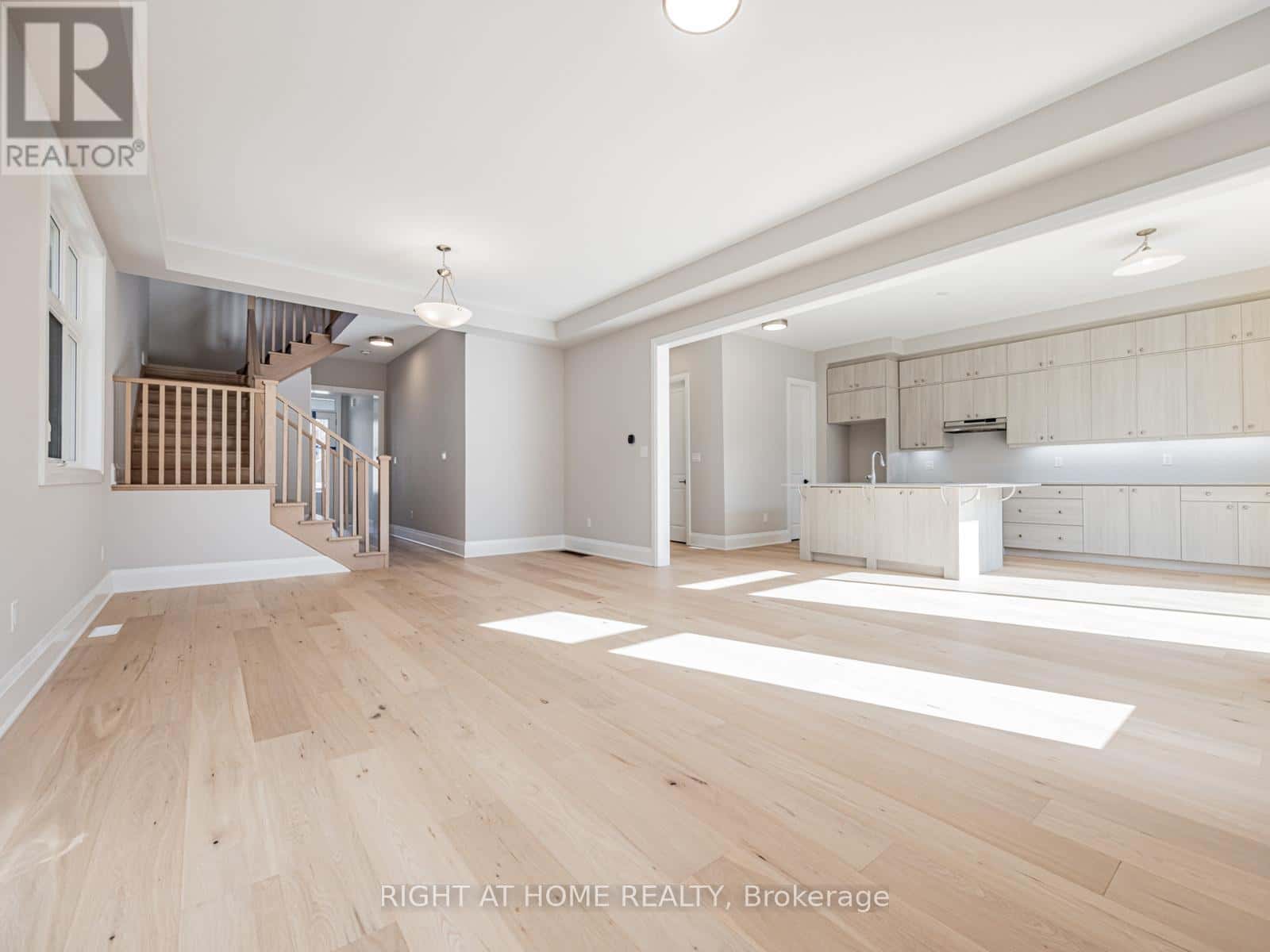 61 GREENRIDGE CRESCENT — Markham, Ontario - Photo 5 of 21