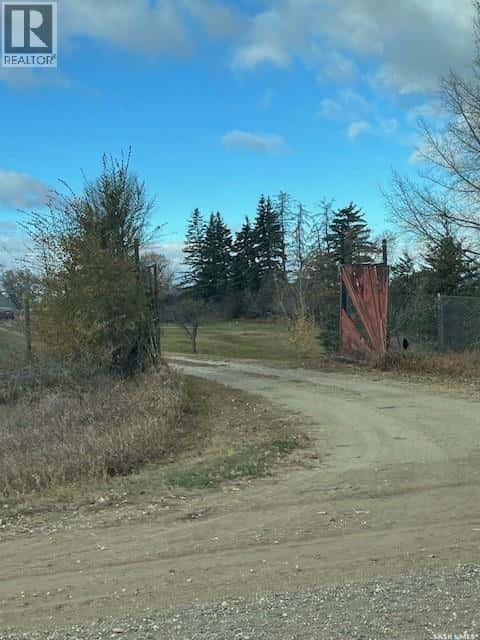 Asquith Acreage — Asquith, Saskatchewan - Photo 2 of 20