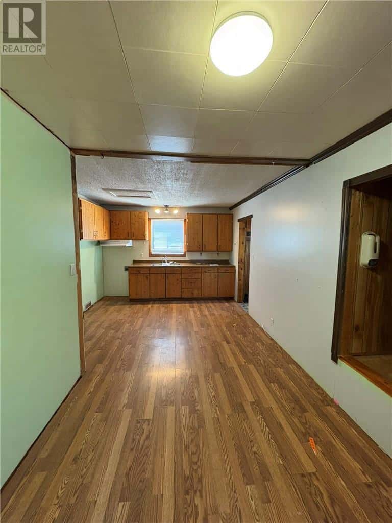 10 Lakeshore Drive — Falconbridge, Ontario - Photo 4 of 18