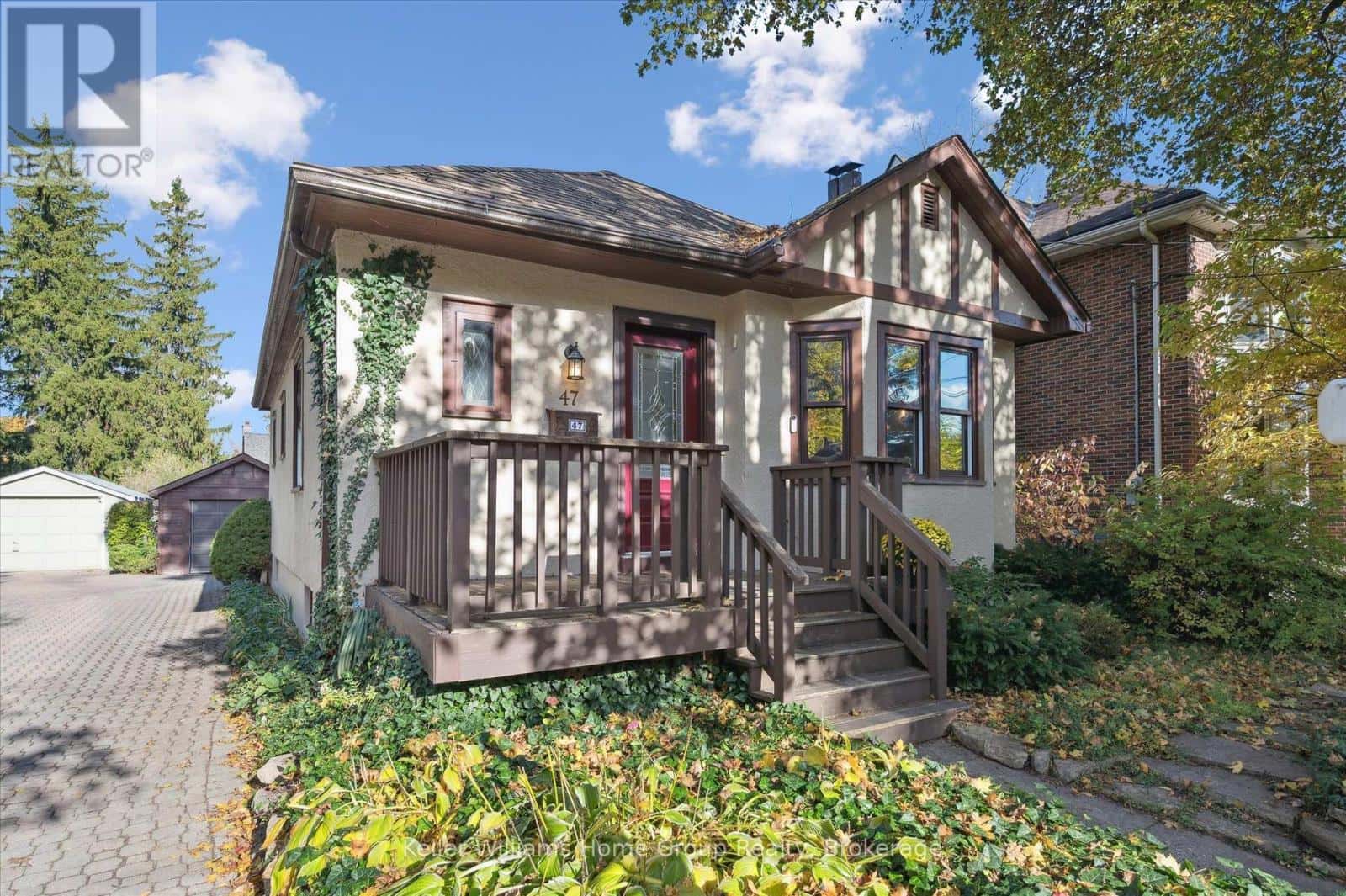 47 HILLCREST DRIVE — Guelph (St. George's), Ontario - Photo 3 of 46